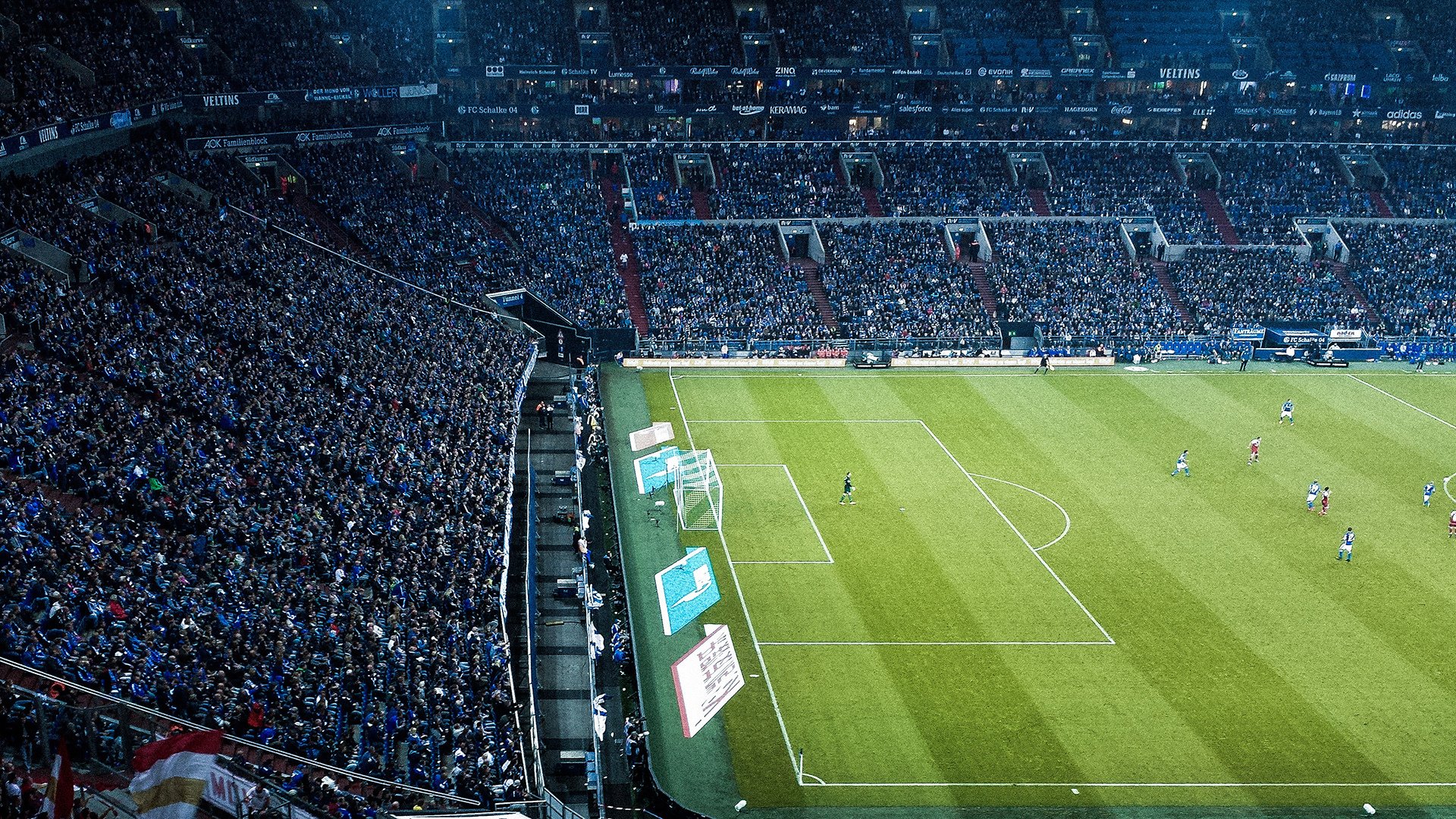 关键战中，他多次用冷静的罚球锁定胜局，成为“铁血”队伍的稳定器！