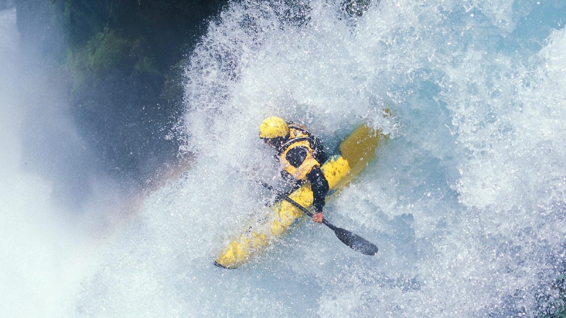 墨西哥球员脚底打滑摔出界，被判越位？，墨西哥队员